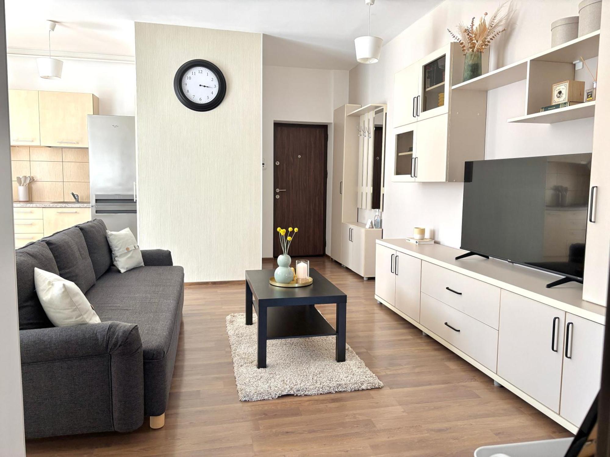 Wanderlust Home Cream, Rasnov Apt For 4, Wifi And Free Parking Exterior foto
